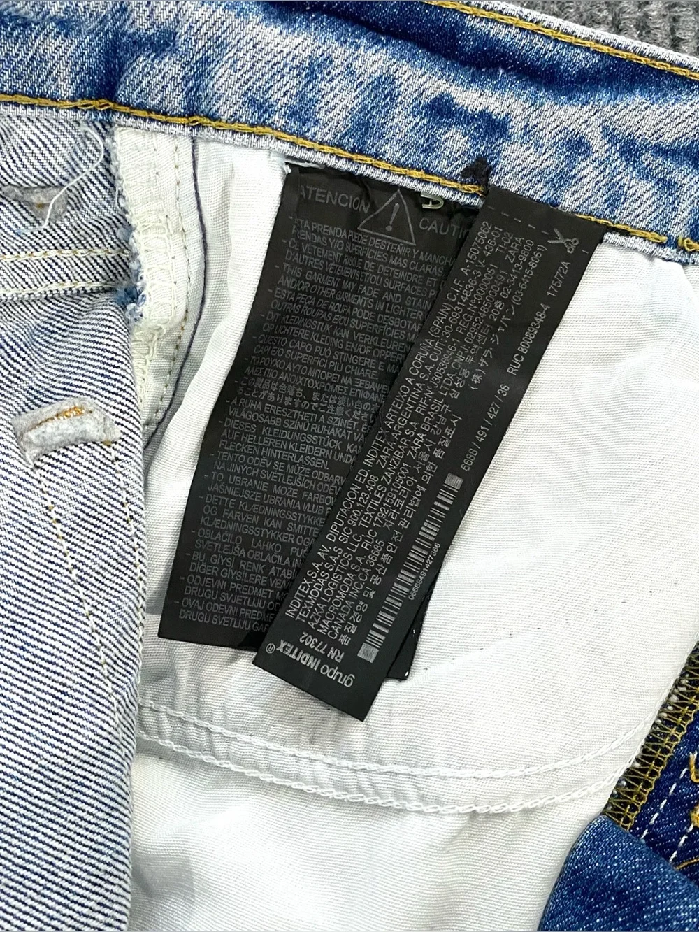 Zara Men's Renaissance Printed Distressed Jeans Size 29